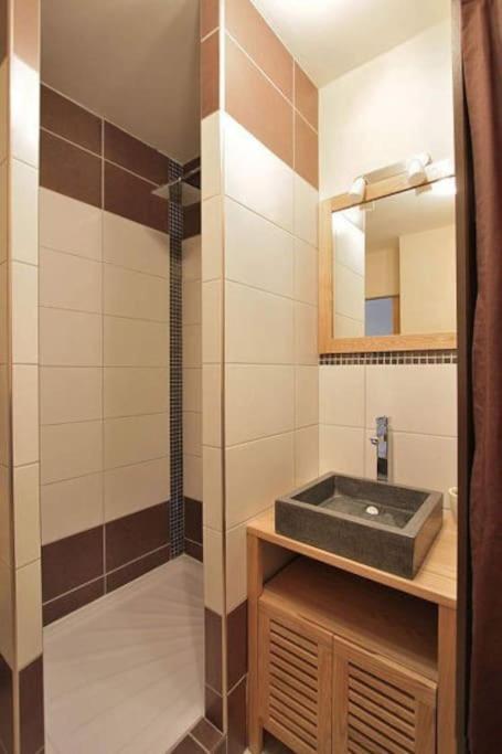 Appartement Avec Ascenseur La Defense Курбьовоа Екстериор снимка