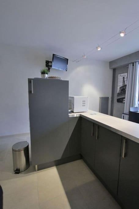 Appartement Avec Ascenseur La Defense Курбьовоа Екстериор снимка