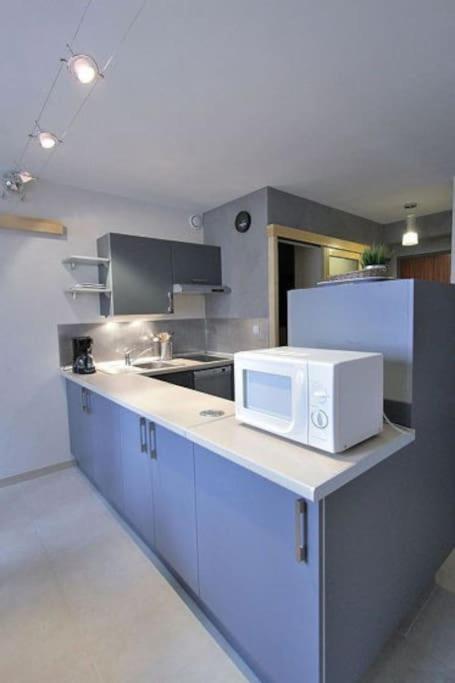 Appartement Avec Ascenseur La Defense Курбьовоа Екстериор снимка